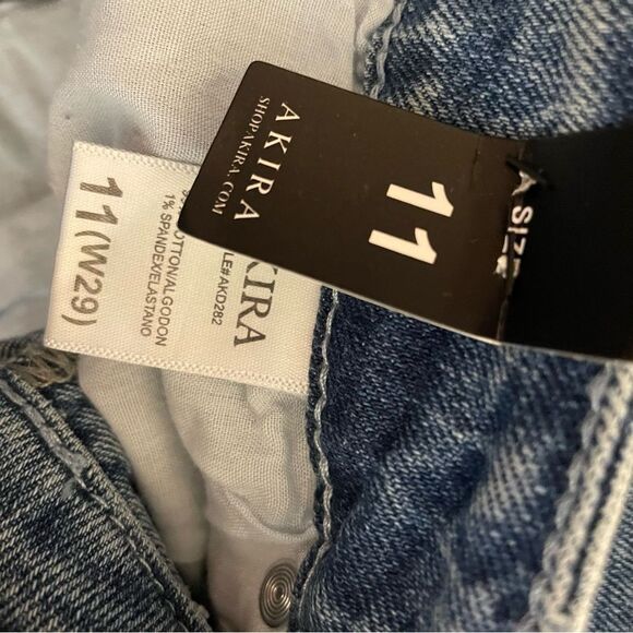 AKIRA Elevated Midi Rise Studded Slit Straight Leg Jeans 11 or 29 NWT - Picture 7 of 7